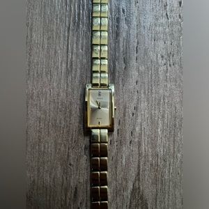 GUESS Vintage, Steel, Rectangle, Gold watch with diamond chip on face